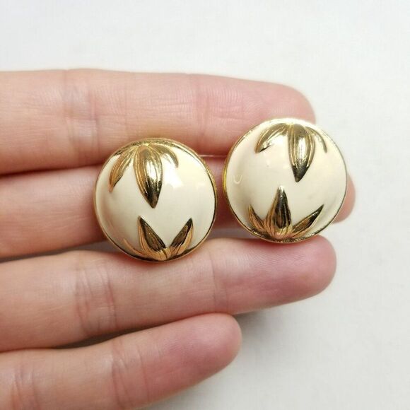 Vintage Cream Enamel and Gold Tone Dome Clip On Earrings, 80s Style, Estate - Picture 5 of 6